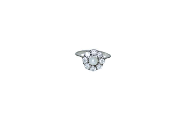 Bague 55.5 Bague marguerite Art Déco en or blanc 18k, perle bouton et diamants 58 Facettes