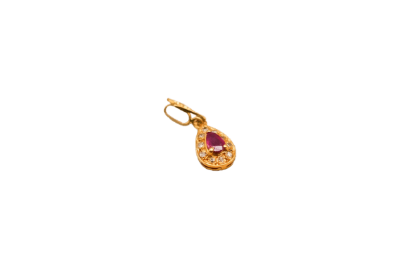 Pendentif Pendentif fleur de lys en or jaune 18k, rubis et diamants 58 Facettes 3842