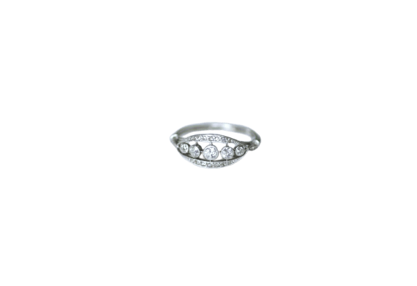 Bague 50 Bague bandeau Art Déco en platine et diamants 58 Facettes