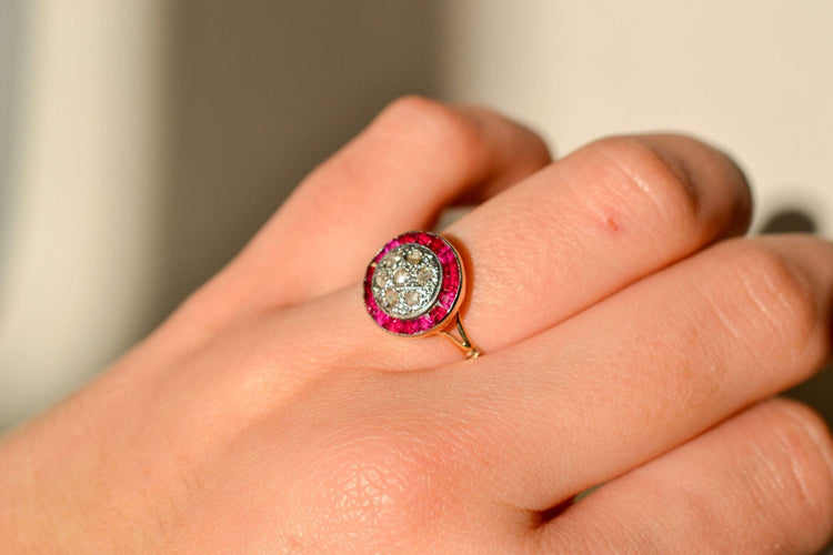 https://www.noircarat.fr/wp-content/uploads/2026/01/bijou-tendance-art-deco.jpg