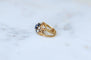 Bague 48 Boucheron - Bague cocktail en or jaune 18k et platine, saphirs et diamants 58 Facettes