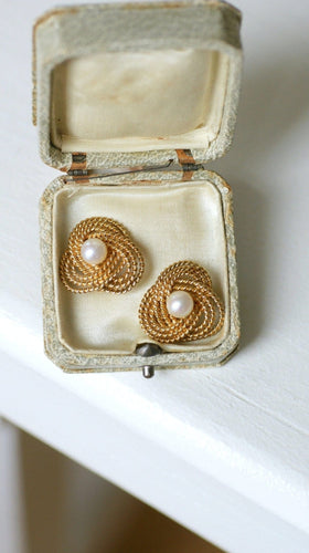 Boucles d'oreilles Gübelin - Boucles d’oreilles clip torsadées en or jaune 18kt et perles 58 Facettes