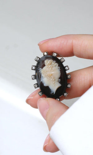 Broche Broche camée en onyx en or rose et diamants 58 Facettes