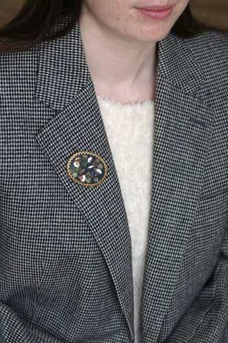 Broche Broche fleur pietra dura en or jaune 18kt et pierres dures 58 Facettes