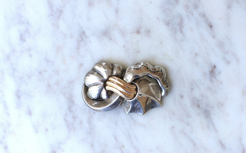 Boucles d'oreilles Broche double clip abstraite en or rose 18k et argent martelé 58 Facettes