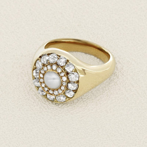 Bague 50 Chevalière en or jaune 18 carats, perle fine et diamants 58 Facettes OC-61E00515