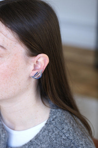 Boucles d'oreilles Boucles d’oreilles à clip plume en or blanc 18k et saphirs 58 Facettes