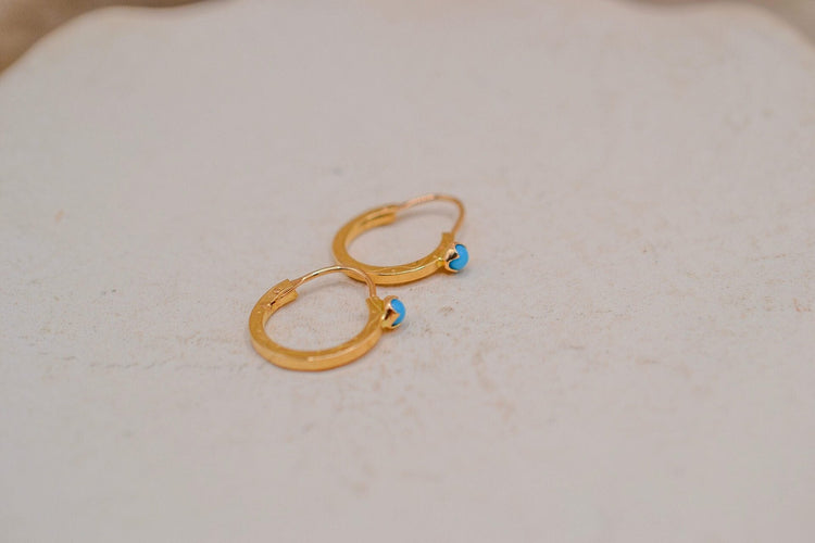 Boucles d'oreilles Créoles - Boucles d’oreilles en or jaune 18 carats et perle turquoise 58 Facettes 3821