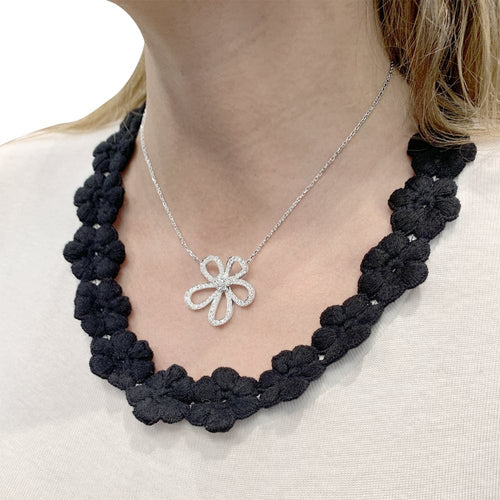 Collier Van Cleef & Arpels Flowerlace - Collier en or blanc et diamants 58 Facettes 35309
