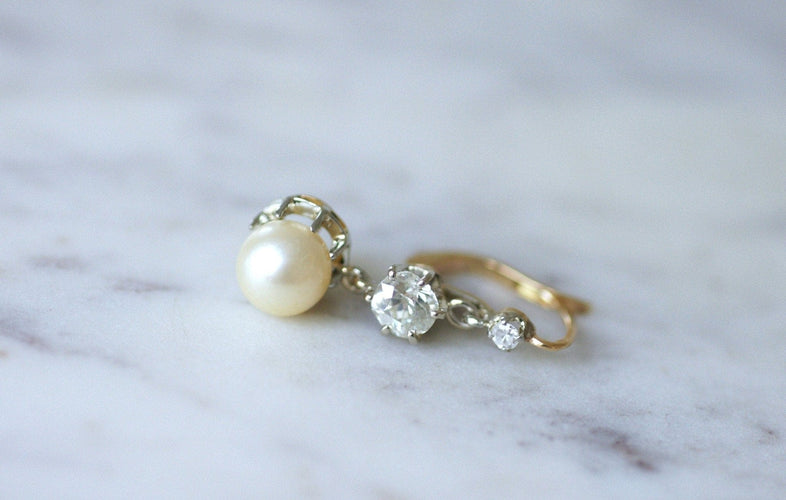 Boucles d'oreilles Boucles d’oreilles dormeuses Art Déco en or jaune et diamants 58 Facettes