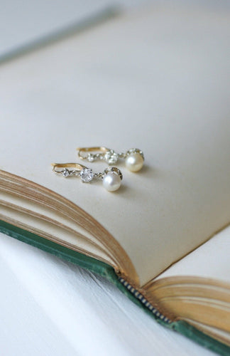 Boucles d'oreilles Boucles d’oreilles dormeuses Art Déco en or jaune et diamants 58 Facettes