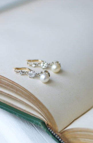 Boucles d'oreilles Boucles d’oreilles dormeuses Art Déco en or jaune et diamants 58 Facettes