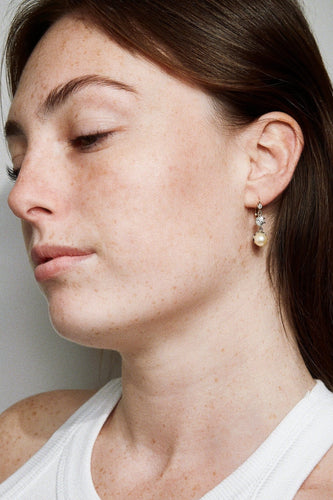 Boucles d'oreilles Boucles d’oreilles dormeuses Art Déco en or jaune et diamants 58 Facettes