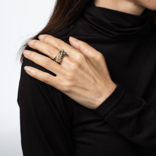 Bague 54 Yewn - Bague carrée en or jaune 18 carats, diamant et émail noir 58 Facettes G14118