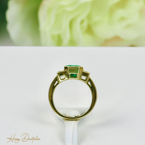 Bague 54 Bague - Or jaune 18 carats avec émeraudes et diamants 58 Facettes 1707