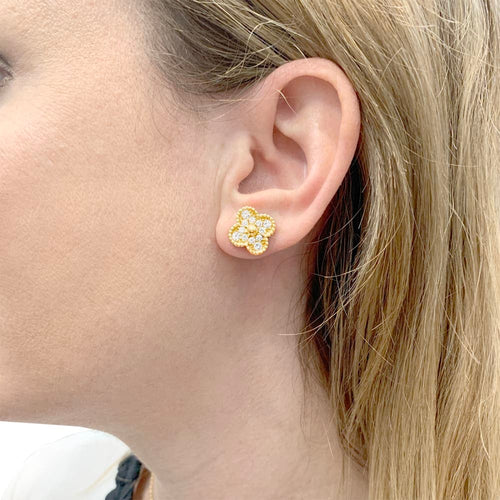 Boucles d'oreilles Van Cleef & Arpels Alhambra - Puces d’oreilles en or jaune et diamants 58 Facettes 35308