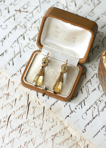 Boucles d'oreilles Boucles d'oreilles pendantes goutte en or jaune et citrine 58 Facettes