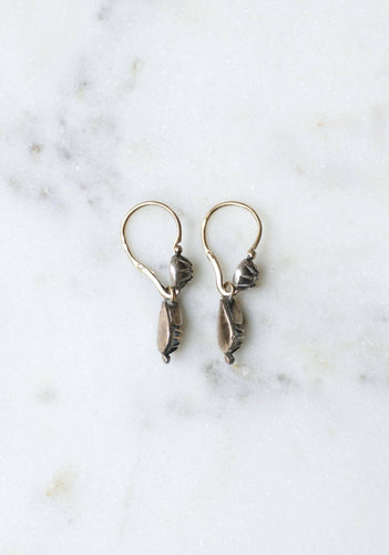 Boucles d'oreilles Boucles d'oreilles dormeuses anciennes en or jaune 18kt, argent et diamants 58 Facettes