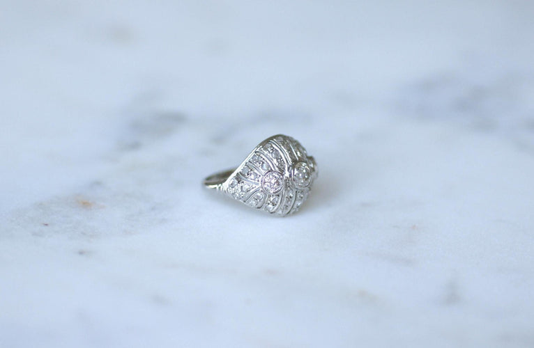 Bague 51.5 Bague dôme Art déco en platine et diamants 1,30 ct 58 Facettes
