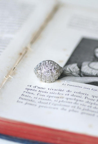 Bague 51.5 Bague dôme Art déco en platine et diamants 1,30 ct 58 Facettes