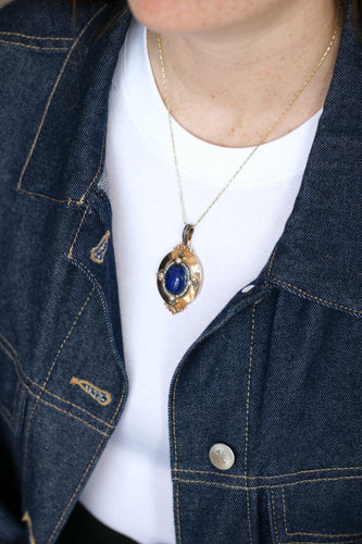 Pendentif Pendentif médaillon scarabée en or rose 18k et argent, lapis-lazuli, perles, diamants 58 Facettes