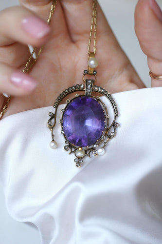 Pendentif Pendentif ancien en or jaune 18k, argent, améthyste, perles fines et diamants 58 Facettes