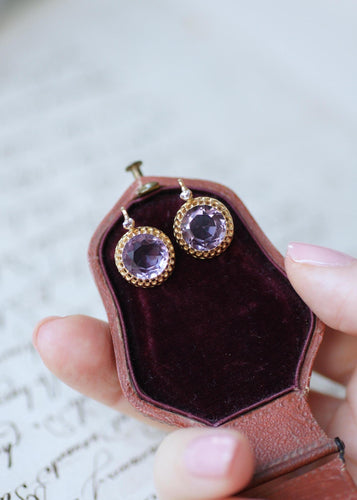 Boucles d'oreilles Boucles d’oreilles dormeuses en or jaune 18k, améthystes et diamants 58 Facettes