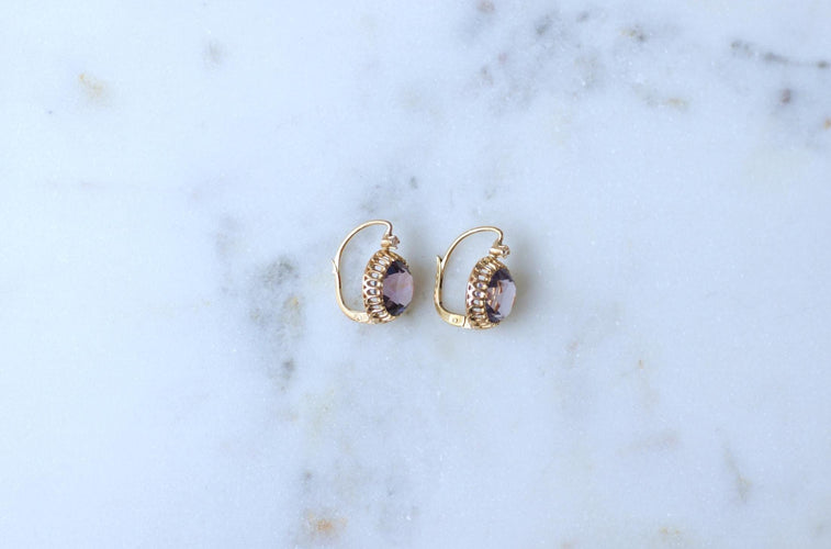Boucles d'oreilles Boucles d’oreilles dormeuses en or jaune 18k, améthystes et diamants 58 Facettes