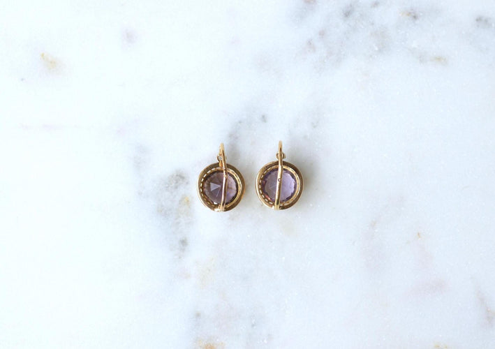Boucles d'oreilles Boucles d’oreilles dormeuses en or jaune 18k, améthystes et diamants 58 Facettes