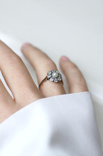 Bague 55.5 Bague marguerite Art Déco en or blanc 18k, perle bouton et diamants 58 Facettes
