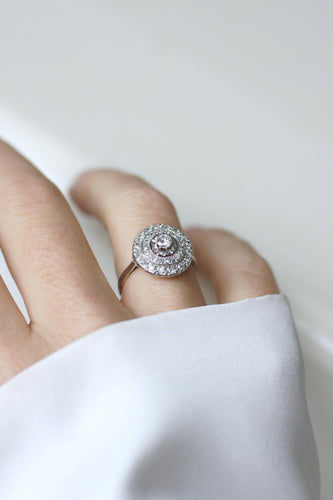 Bague 54 Bague cible Art déco double entourage en or blanc 18k, platine et diamants 58 Facettes