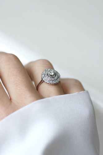 Bague 54 Bague cible Art déco double entourage en or blanc 18k, platine et diamants 58 Facettes