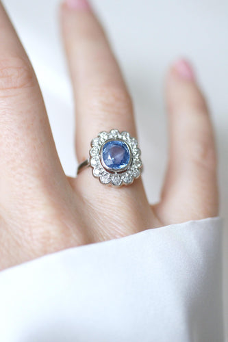 Bague 53 Bague - Bague de fiançailles marguerite en platine et saphir de Ceylan 58 Facettes