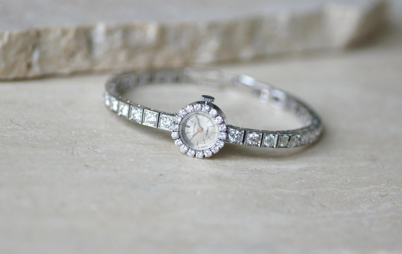 Montre Astral - Montre bracelet sertie de diamants en or blanc 18k 58 Facettes