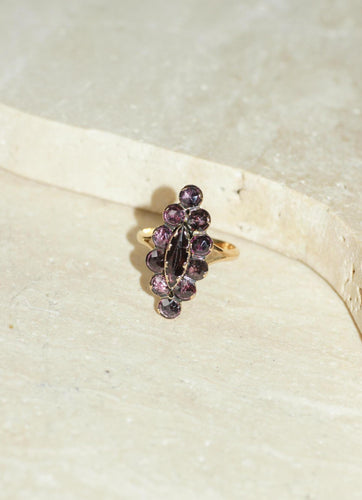 Bague 55 Bague marquise en or rose 18kt et grenats sur paillon 58 Facettes