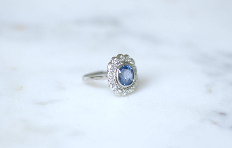 Bague 53 Bague - Bague de fiançailles marguerite en platine et saphir de Ceylan 58 Facettes