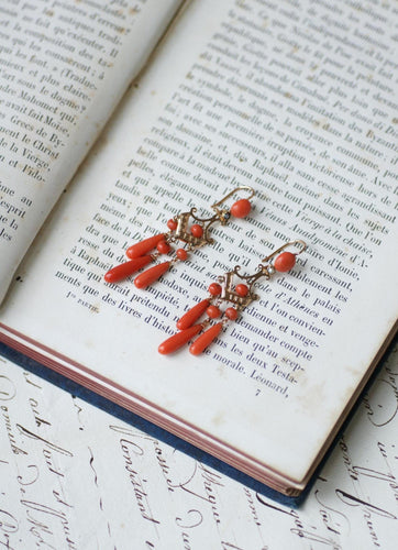 Boucles d'oreilles Boucles d’oreilles girandoles pendantes en or rose 18k et corail 58 Facettes