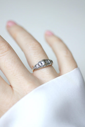 Bague 51 Bague jarretière en or rose 14Kt et argent, diamants taillés en table et rose 58 Facettes