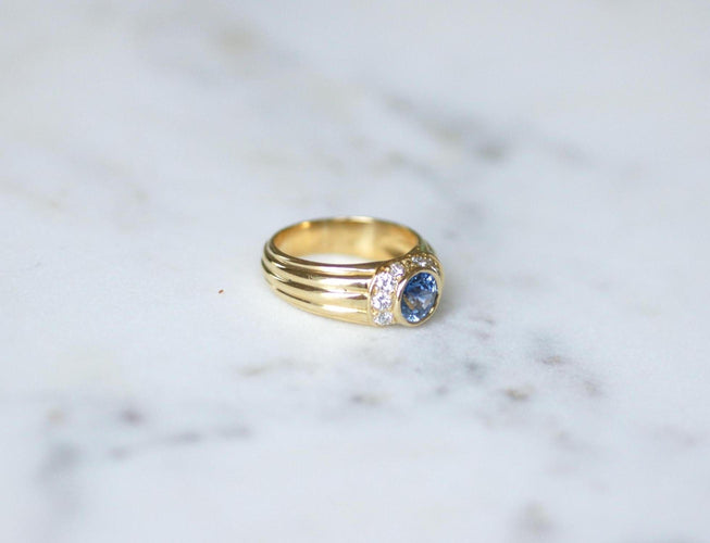 Bague 53 Bague jonc godronnée en or jaune 18k et saphir, diamants 58 Facettes