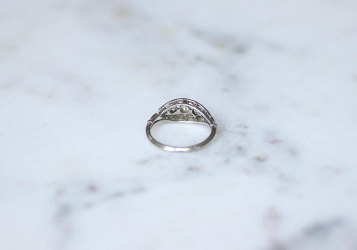 Bague 50 Bague bandeau Art Déco en platine et diamants 58 Facettes