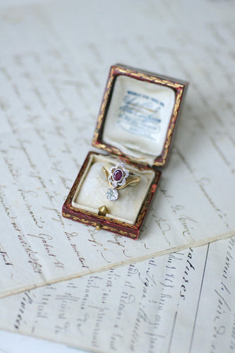 Bague 56 Bague Duchesse Belle Époque en or jaune 18k, platine, rubis et diamants 58 Facettes