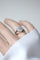 Bague 56 Bague marguerite Art Déco en or blanc et platine et diamants 58 Facettes