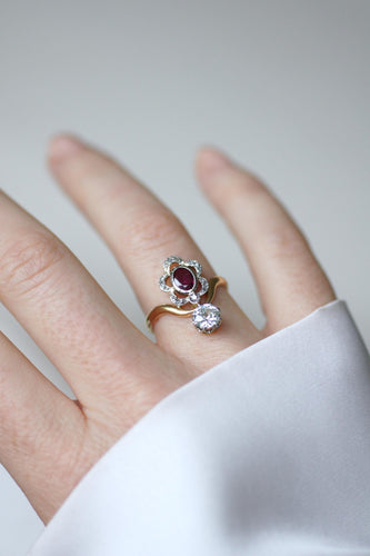 Bague 56 Bague Duchesse Belle Époque en or jaune 18k, platine, rubis et diamants 58 Facettes