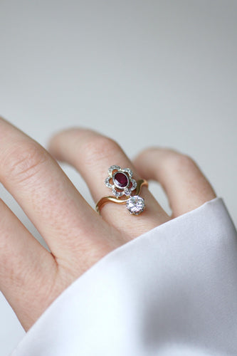 Bague 56 Bague Duchesse Belle Époque en or jaune 18k, platine, rubis et diamants 58 Facettes