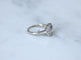 Bague 56 Bague marguerite Art Déco en or blanc et platine et diamants 58 Facettes
