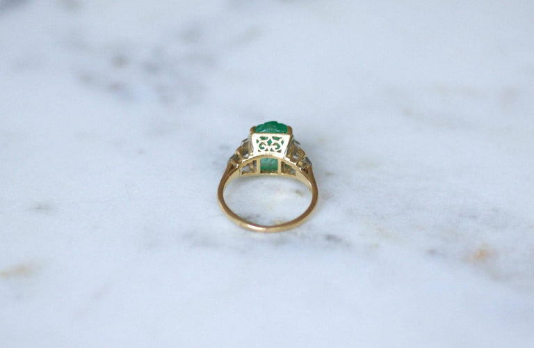 Bague 51 Bague Art Déco cabochon gravée en or jaune 18k, platine, émeraude et diamants 58 Facettes