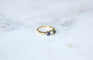 Bague 51 Bague jarretière ancienne en or jaune 18kt et platine, saphirs et diamant 58 Facettes