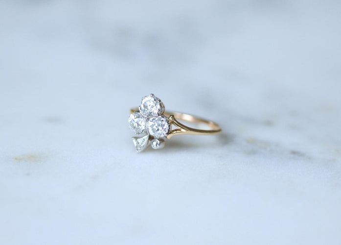 Bague 56 Bague trèfle ancienne en or rose 18 ct et platine, diamants 58 Facettes