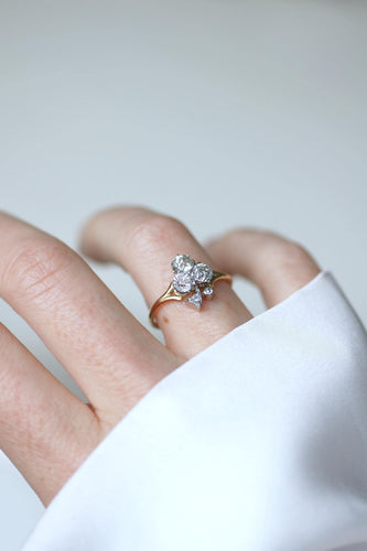 Bague 56 Bague trèfle ancienne en or rose 18 ct et platine, diamants 58 Facettes