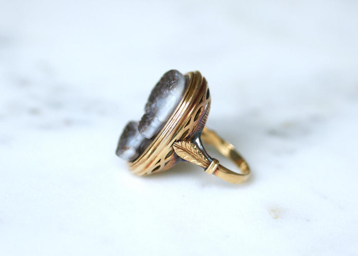 Bague 60.5 Chevalière ancienne - Bague en or jaune 18 kt avec camée sardonyx 58 Facettes